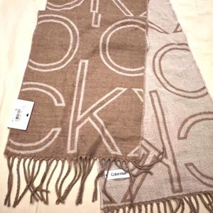 Calvin Klein NWT Two Tone Signature Tan and Cream scarf